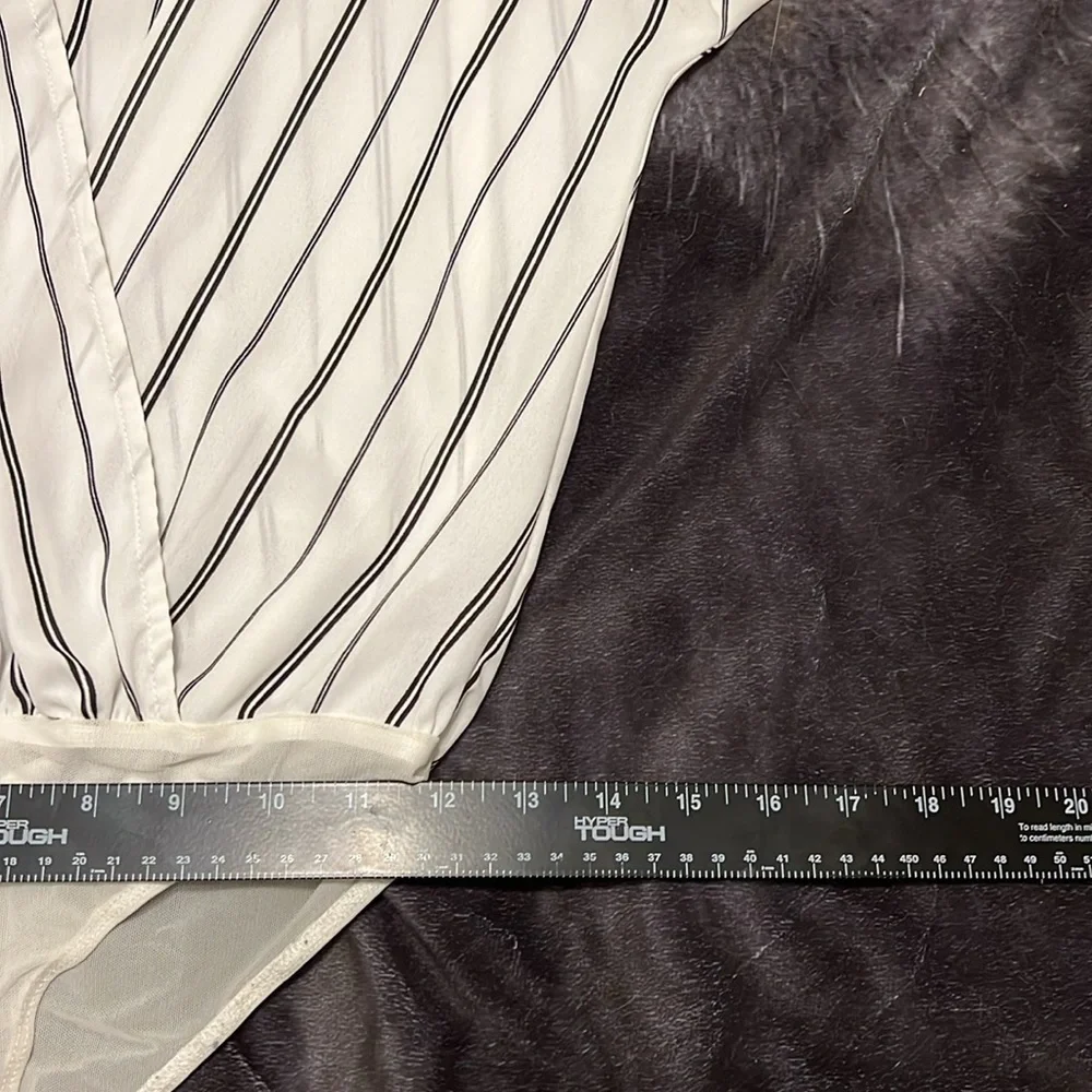 ASTR The Label‎ Women's Striped Wrap Front Bodysuit White Black Small